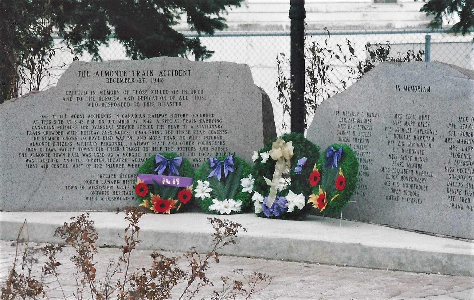 Almonte Train Wreck - Plaque with wreaths 
