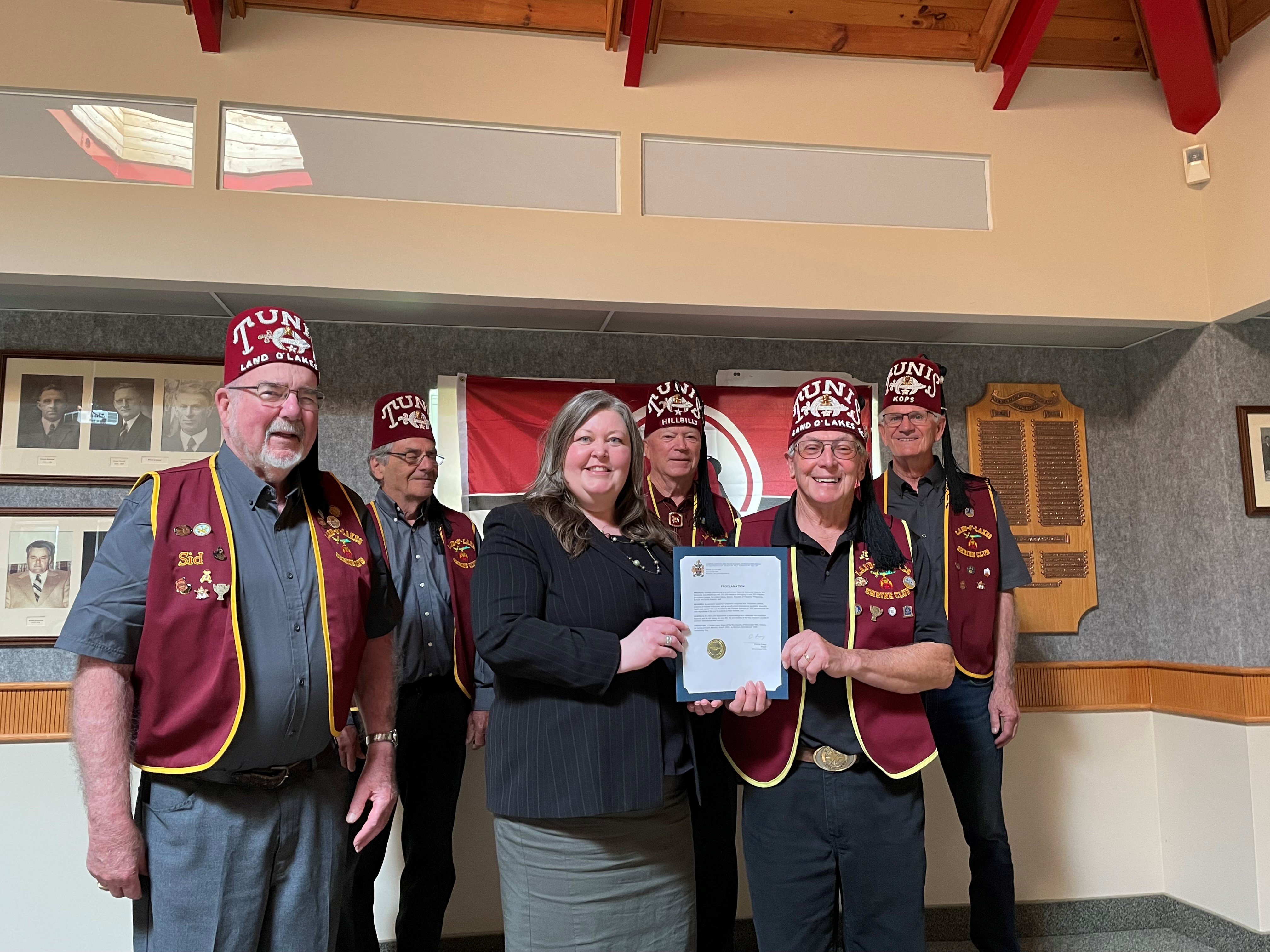 Mayor Lowry with 5 members of Shriners International